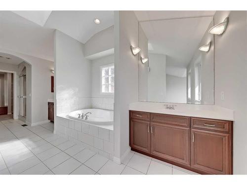 133 Tusslewood Heights Nw, Calgary, AB - Indoor Photo Showing Bathroom