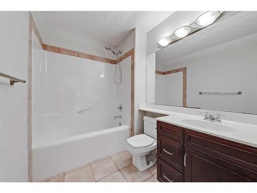 133 Tusslewood Heights Nw, Calgary, AB - Indoor Photo Showing Bathroom