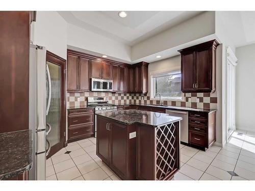 133 Tusslewood Heights Nw, Calgary, AB - Indoor Photo Showing Kitchen