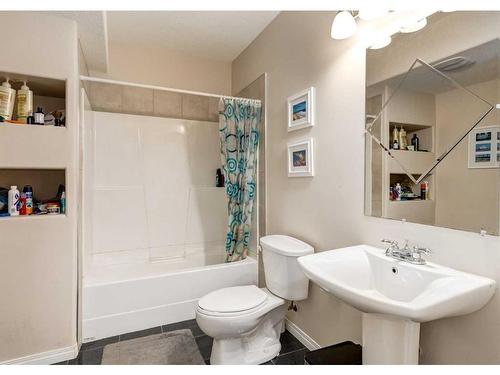 133 Tusslewood Heights Nw, Calgary, AB - Indoor Photo Showing Bathroom