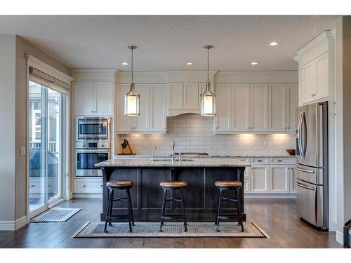 194 Valley Pointe Way Nw, Calgary, AB - Indoor Photo Showing Kitchen With Upgraded Kitchen