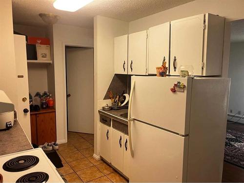 305-4328 4 Street Nw, Calgary, AB - Indoor Photo Showing Kitchen