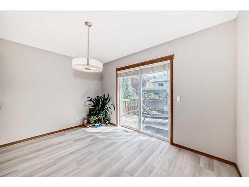 20 Panatella Drive Nw, Calgary, AB - Indoor Photo Showing Kitchen