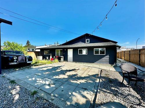 6403 35 Avenue Nw, Calgary, AB - Outdoor