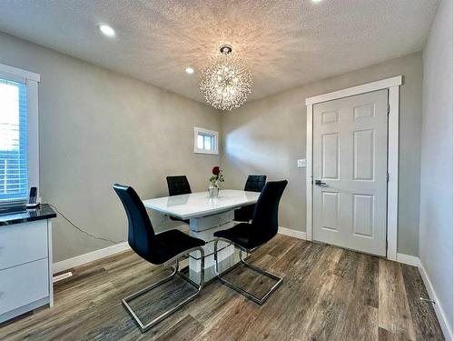 6403 35 Avenue Nw, Calgary, AB - Indoor Photo Showing Dining Room