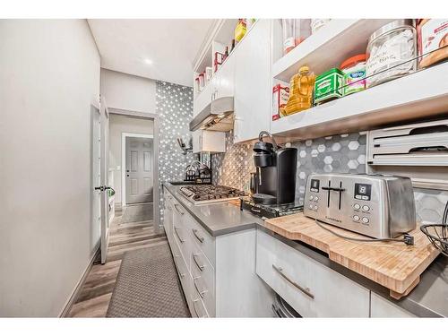 286 Taravista Drive Ne, Calgary, AB - Indoor Photo Showing Kitchen