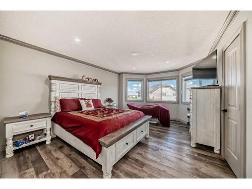 286 Taravista Drive Ne, Calgary, AB - Indoor Photo Showing Bedroom