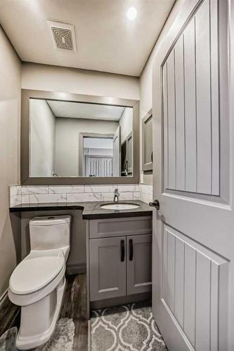 286 Taravista Drive Ne, Calgary, AB - Indoor Photo Showing Bathroom