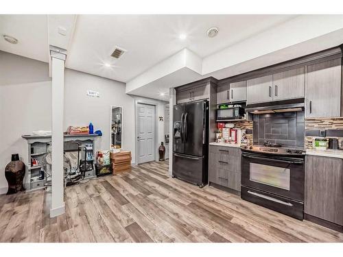 286 Taravista Drive Ne, Calgary, AB - Indoor Photo Showing Kitchen