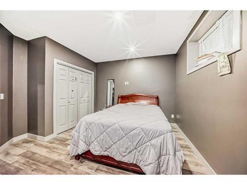 286 Taravista Drive Ne, Calgary, AB - Indoor Photo Showing Bedroom