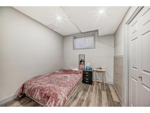 286 Taravista Drive Ne, Calgary, AB - Indoor Photo Showing Bedroom