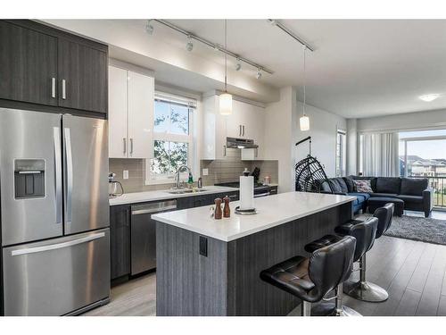 27 Sherwood Lane Nw, Calgary, AB - Indoor Photo Showing Kitchen With Upgraded Kitchen