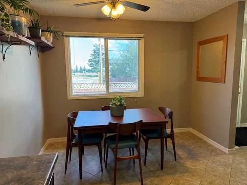 175 Templehill Drive Ne, Calgary, AB - Indoor Photo Showing Dining Room