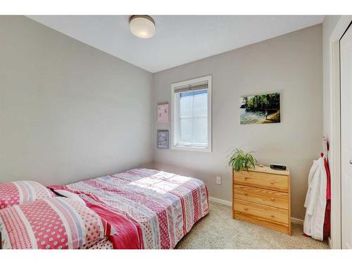 221 Ascot Circle Sw, Calgary, AB - Indoor Photo Showing Bedroom