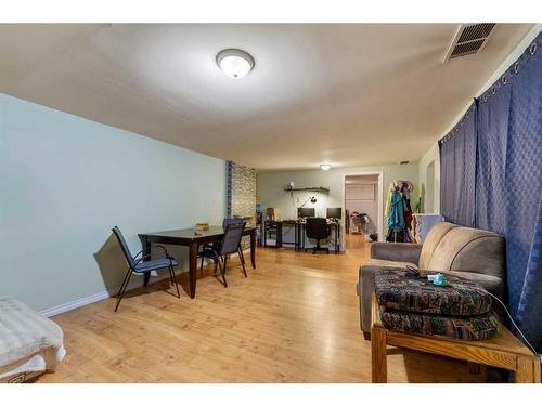 3206 29 Street Sw, Calgary, AB - Indoor