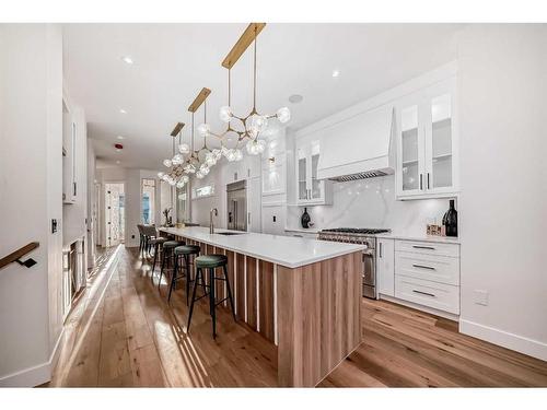 1710 29 Street Sw, Calgary, AB - Indoor Photo Showing Kitchen With Upgraded Kitchen