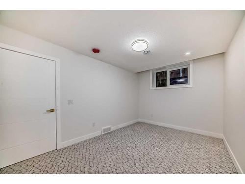 1710 29 Street Sw, Calgary, AB - Indoor Photo Showing Other Room