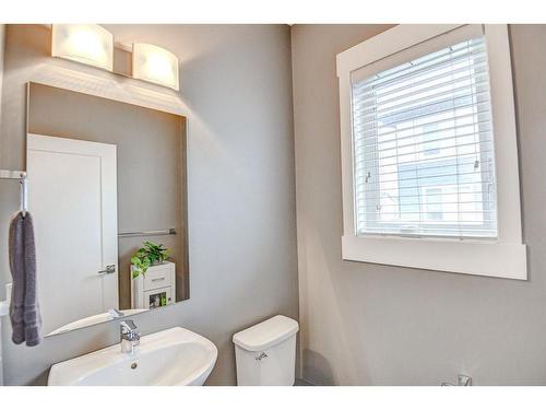 60-111 Rainbow Falls Gate, Chestermere, AB - Indoor Photo Showing Bathroom