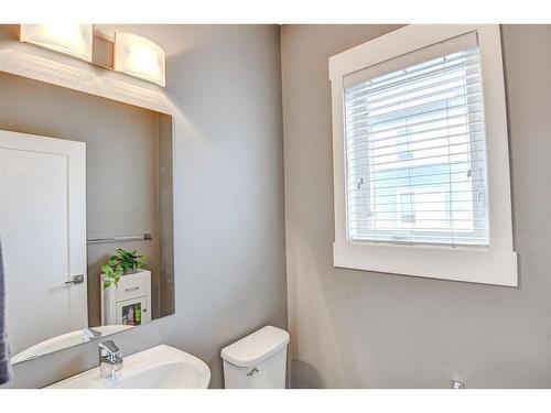 60-111 Rainbow Falls Gate, Chestermere, AB - Indoor Photo Showing Bathroom