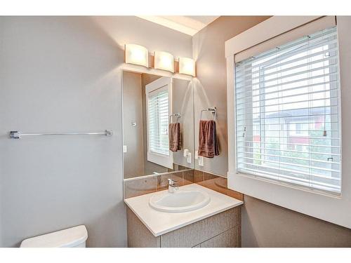 60-111 Rainbow Falls Gate, Chestermere, AB - Indoor Photo Showing Bathroom