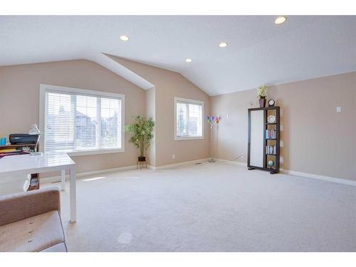 307 Parkmere Green, Chestermere, AB - Indoor Photo Showing Other Room