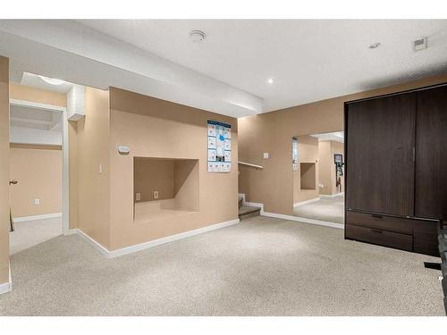 139 Mt Aberdeen Close Se, Calgary, AB - Indoor