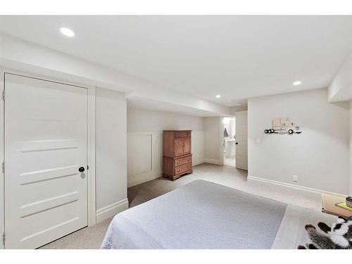 49 Mayfair Road Sw, Calgary, AB - Indoor Photo Showing Bedroom