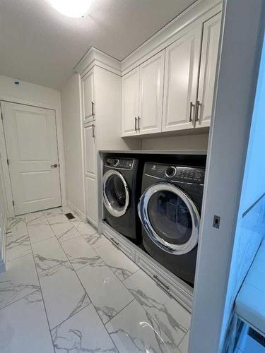 245 Prairie Rose Place South, Lethbridge, AB - Indoor Photo Showing Laundry Room