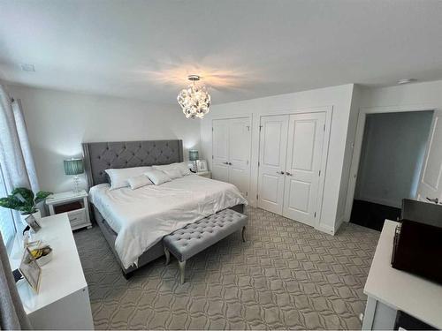 245 Prairie Rose Place South, Lethbridge, AB - Indoor Photo Showing Bedroom