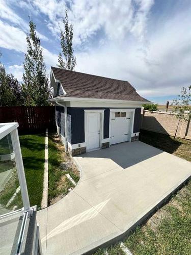 245 Prairie Rose Place South, Lethbridge, AB - Outdoor