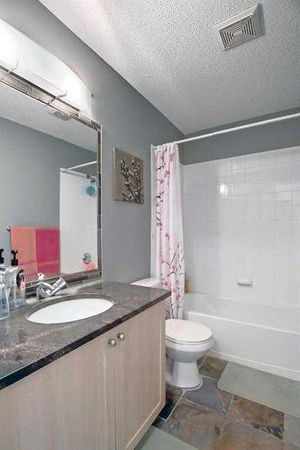 2308-1140 Taradale Drive Ne, Calgary, AB - Indoor Photo Showing Bathroom