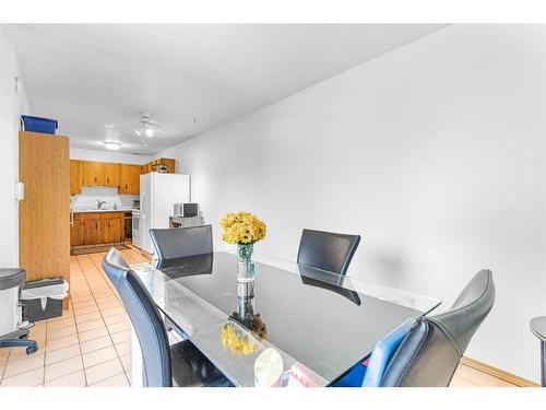 4315 4 Avenue Se, Calgary, AB - Indoor Photo Showing Dining Room