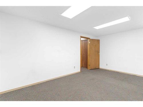 4315 4 Avenue Se, Calgary, AB - Indoor Photo Showing Other Room