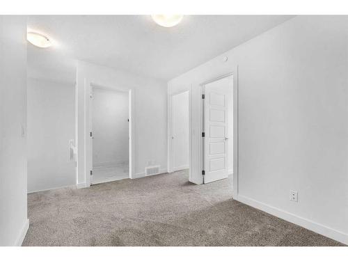 304 Hotchkiss Drive Se, Calgary, AB - Indoor Photo Showing Other Room