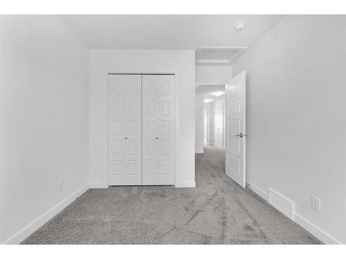 304 Hotchkiss Drive Se, Calgary, AB - Indoor Photo Showing Other Room