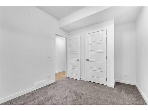 304 Hotchkiss Drive Se, Calgary, AB - Indoor Photo Showing Other Room