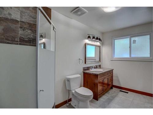 119 Deer Park Place Se, Calgary, AB - Indoor Photo Showing Bathroom