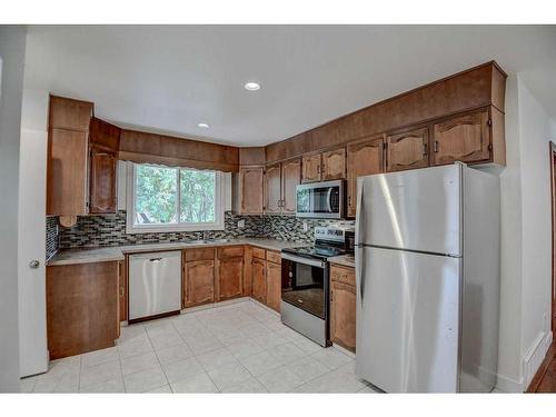 119 Deer Park Place Se, Calgary, AB - Indoor Photo Showing Kitchen