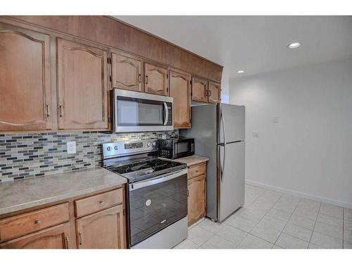 119 Deer Park Place Se, Calgary, AB - Indoor Photo Showing Kitchen