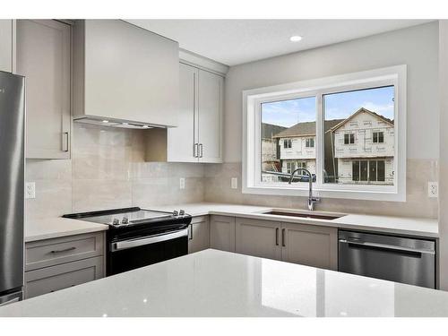 543 Union Avenue Se, Calgary, AB - Indoor Photo Showing Kitchen With Stainless Steel Kitchen With Upgraded Kitchen