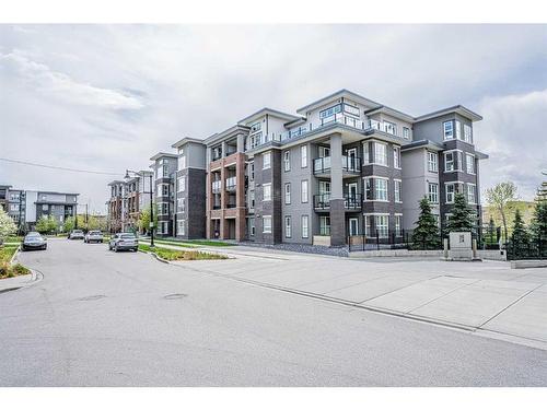 3109-95 Burma Star Road Sw, Calgary, AB - Outdoor With Facade