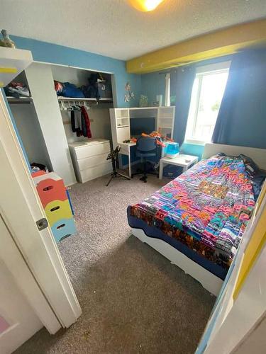 48 Falchurch Crescent Ne, Calgary, AB - Indoor Photo Showing Bedroom