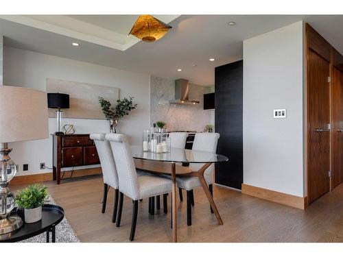 906-738 1 Avenue Sw, Calgary, AB - Indoor Photo Showing Dining Room