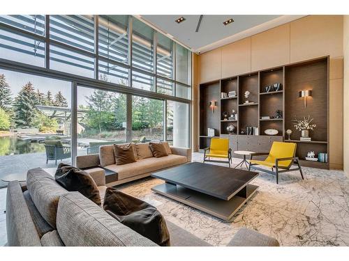 906-738 1 Avenue Sw, Calgary, AB - Indoor Photo Showing Living Room