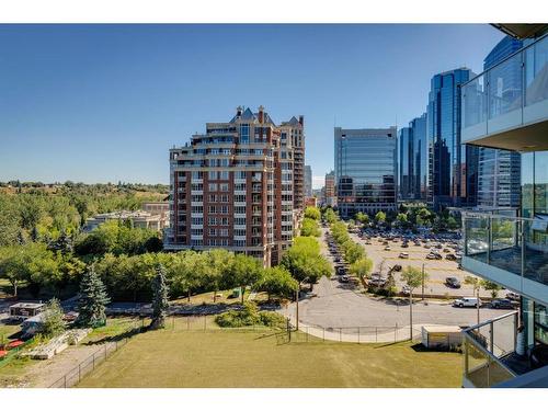 906-738 1 Avenue Sw, Calgary, AB - Outdoor