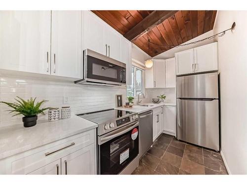 4968 Rundlewood Drive Ne, Calgary, AB - Indoor Photo Showing Kitchen With Stainless Steel Kitchen