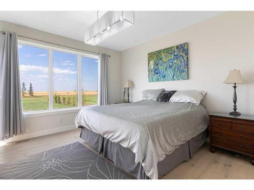 8 Kautz Close, Lyalta, AB - Indoor Photo Showing Bedroom