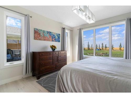 8 Kautz Close, Lyalta, AB - Indoor Photo Showing Bedroom