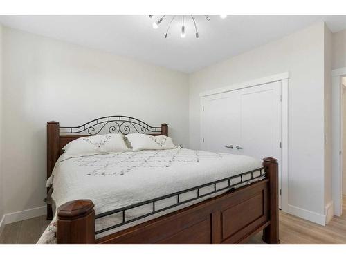 8 Kautz Close, Lyalta, AB - Indoor Photo Showing Bedroom