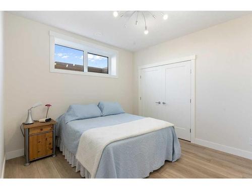 8 Kautz Close, Lyalta, AB - Indoor Photo Showing Bedroom